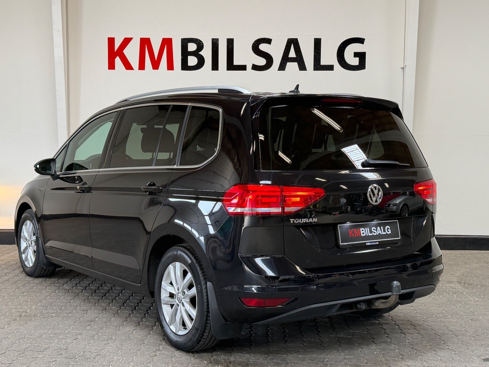 Sort VW Touran fra 2019