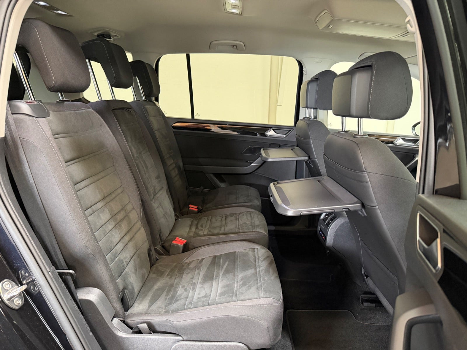 Sort VW Touran fra 2019