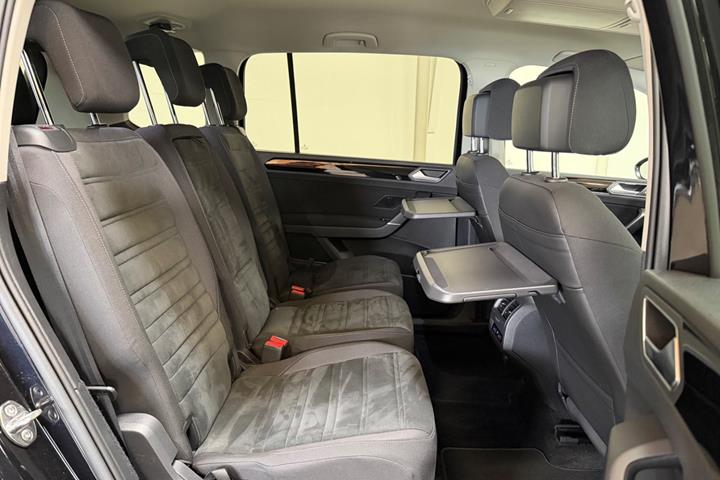 Sort VW Touran fra 2019