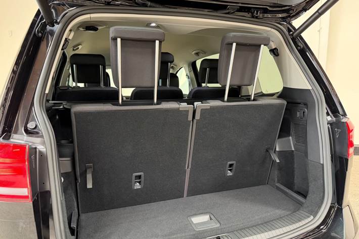 Sort VW Touran fra 2019