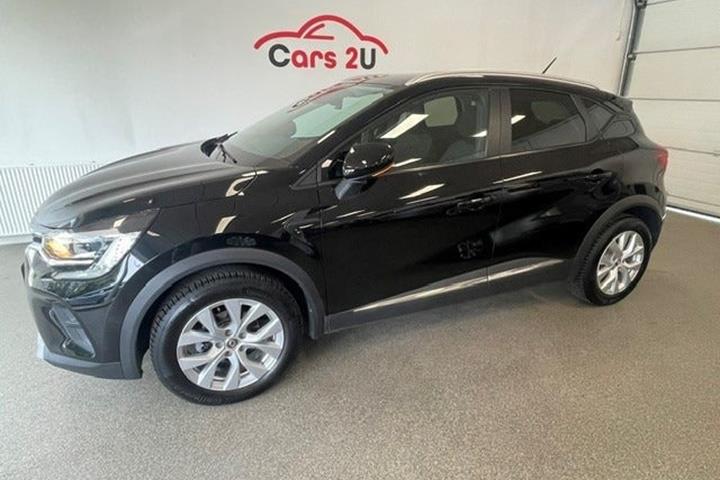 Sort Renault Captur fra 2020 set udefra