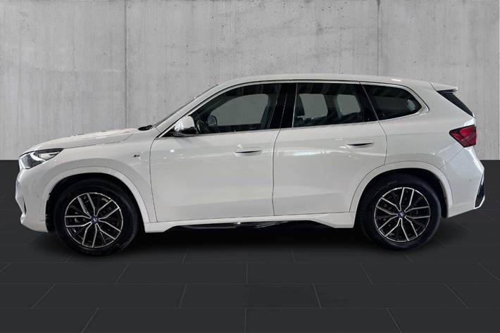 Hvid BMW iX1 fra 2023