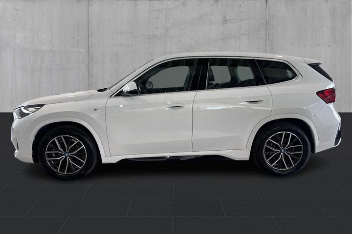 Hvid BMW iX1 fra 2023