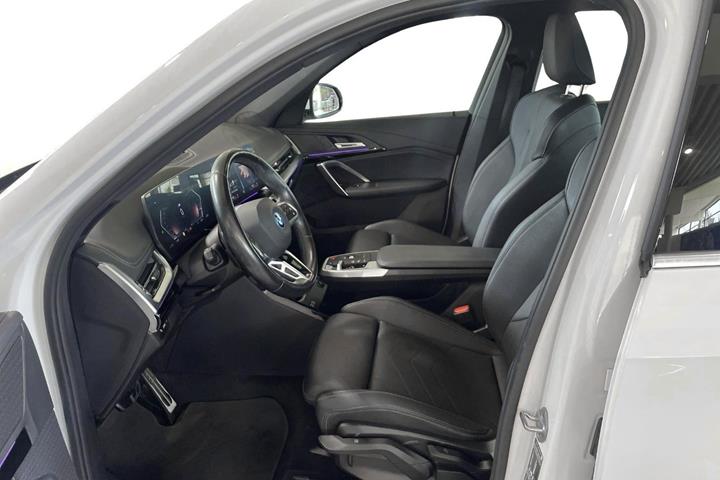Hvid BMW iX1 fra 2023