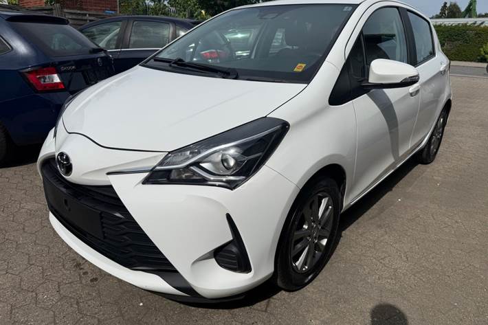 Hvid Toyota Yaris fra 2018