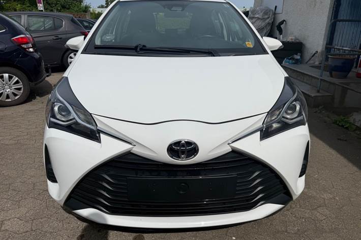 Hvid Toyota Yaris fra 2018