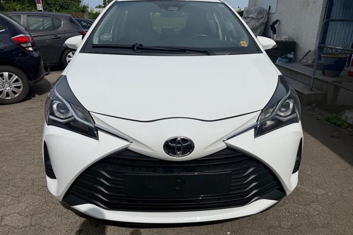 Hvid Toyota Yaris fra 2018