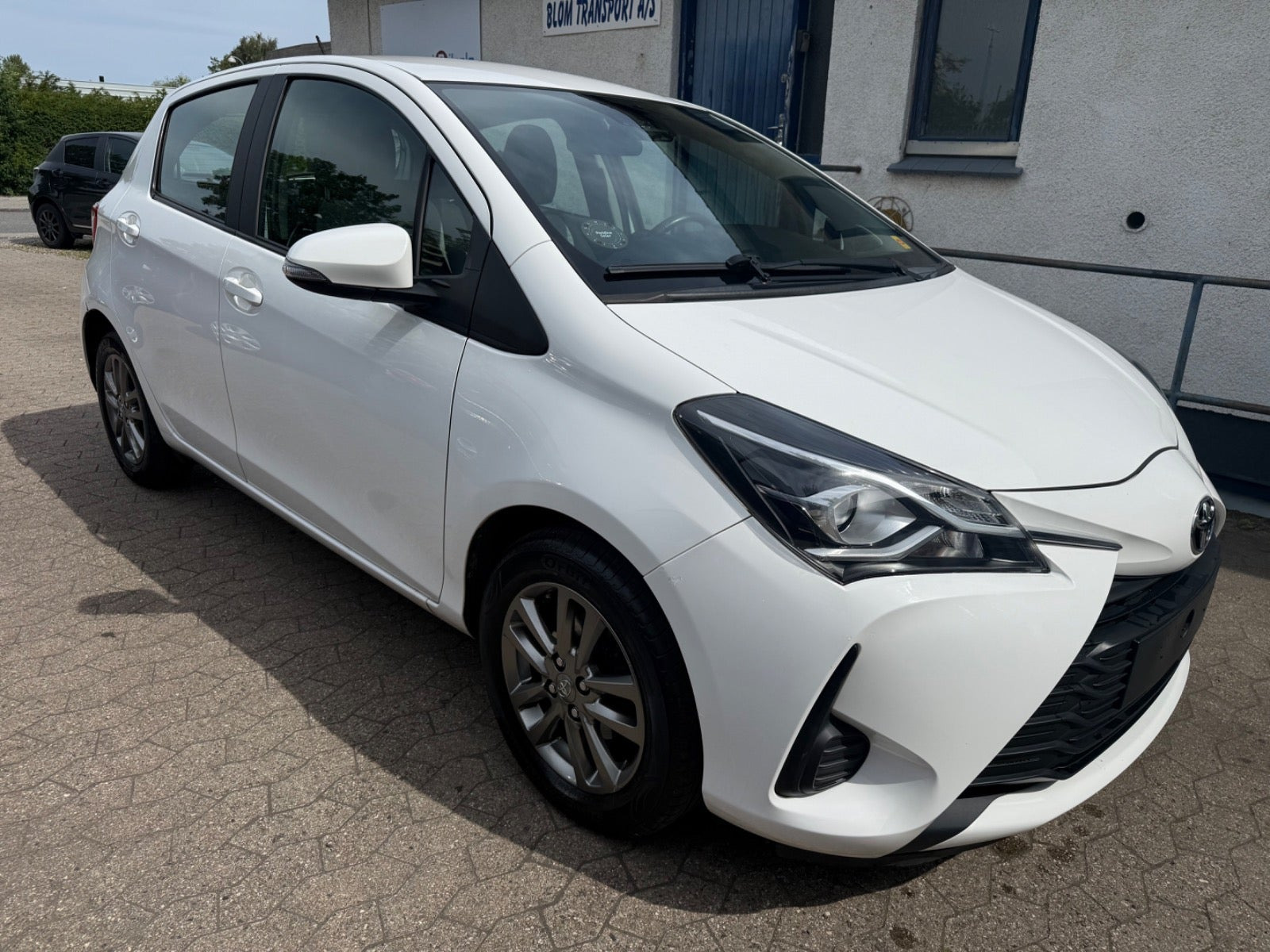 Hvid Toyota Yaris fra 2018