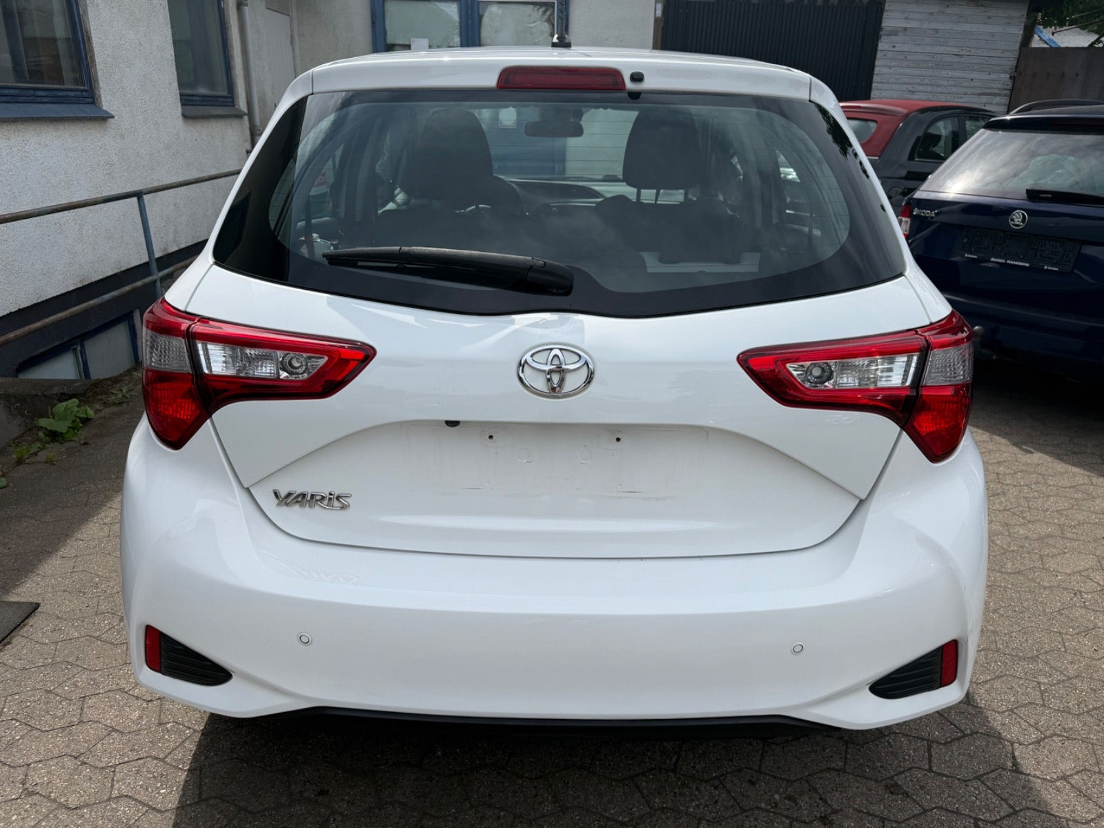 Hvid Toyota Yaris fra 2018