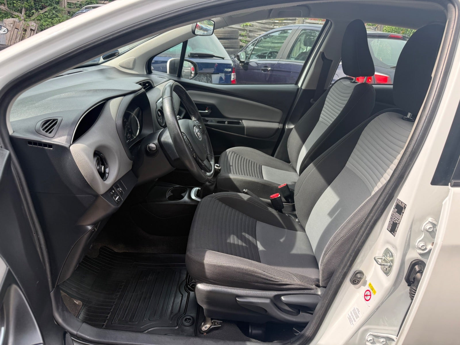 Hvid Toyota Yaris fra 2018