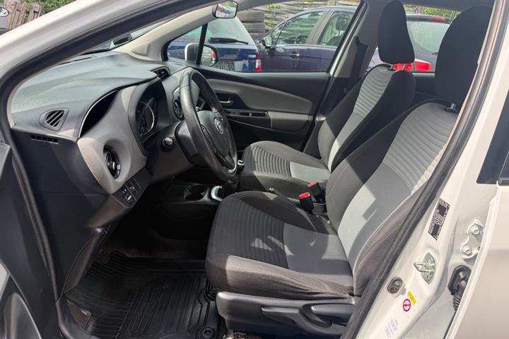 Hvid Toyota Yaris fra 2018