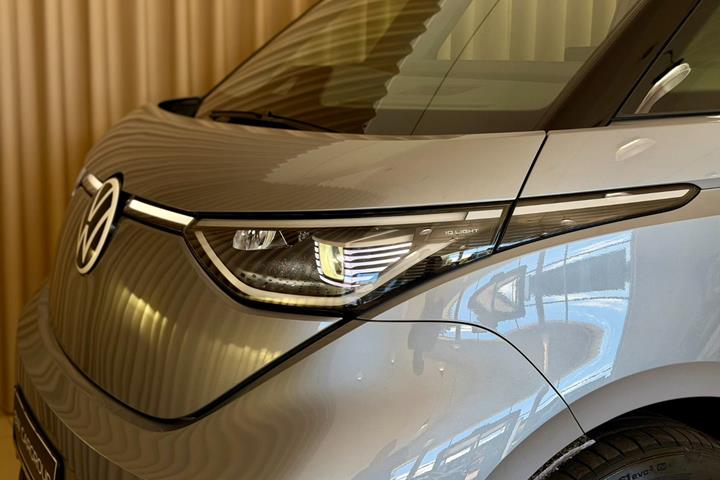 Sølv VW ID.Buzz fra 2025