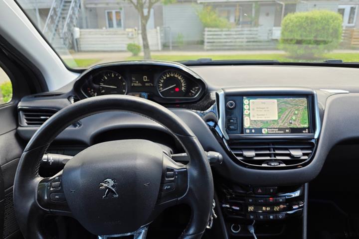 Sort Peugeot 208 fra 2019