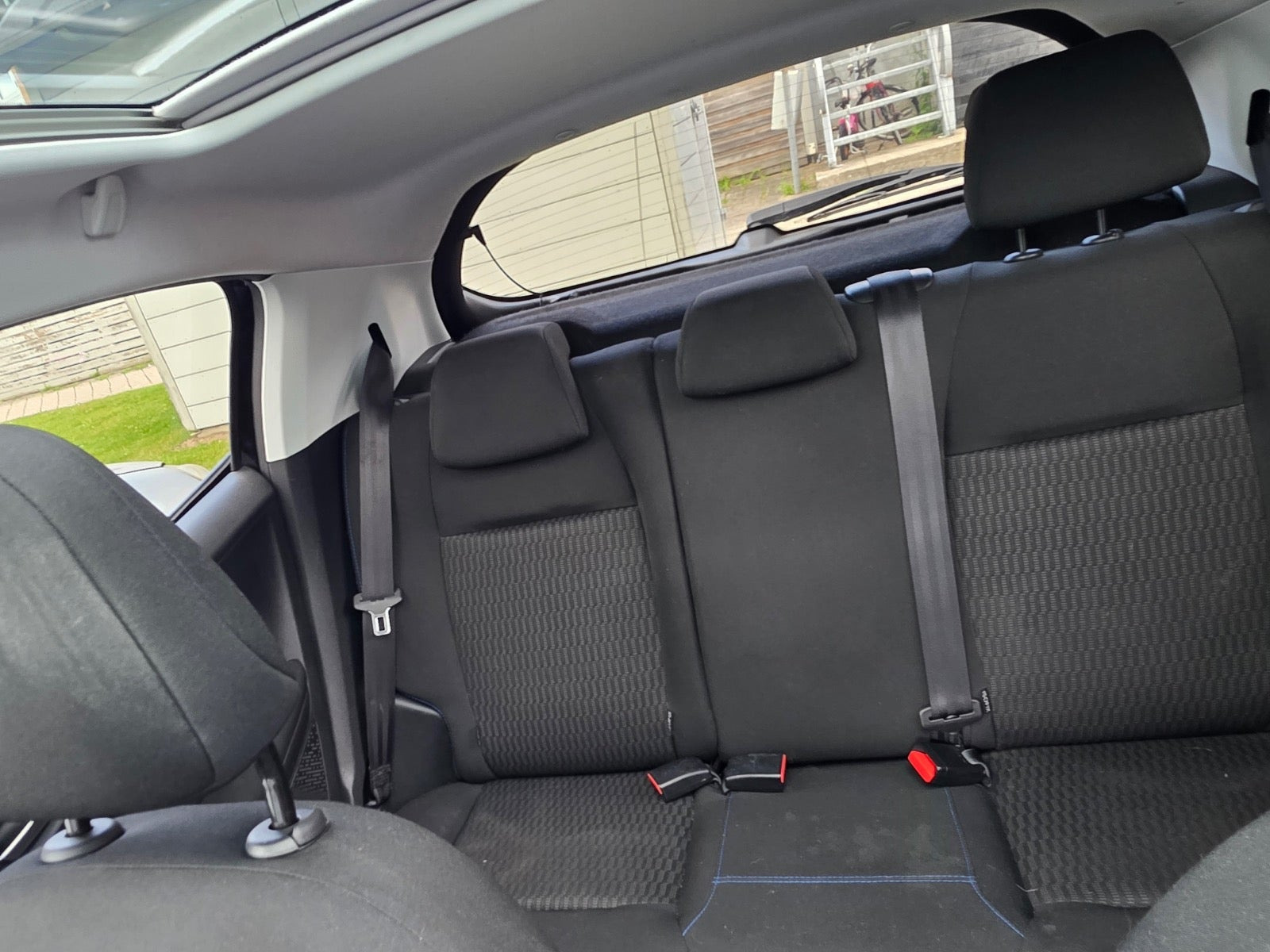 Sort Peugeot 208 fra 2019