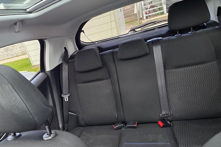 Sort Peugeot 208 fra 2019