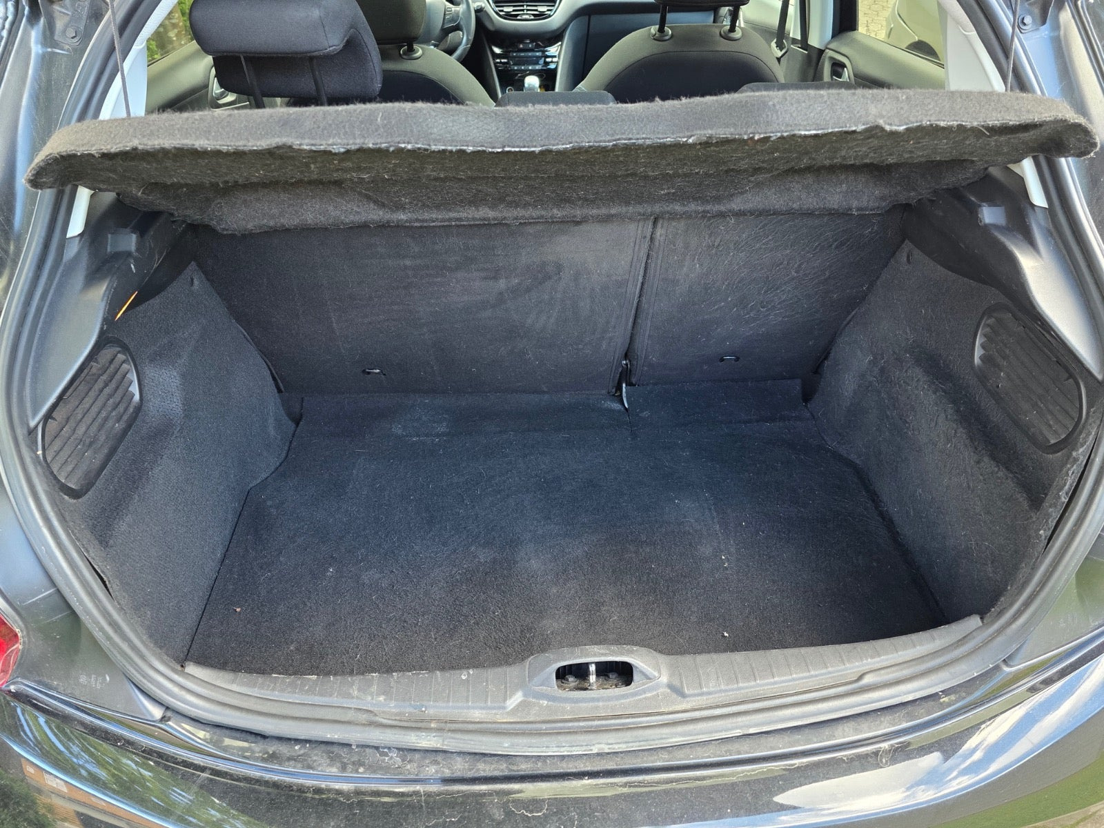 Sort Peugeot 208 fra 2019