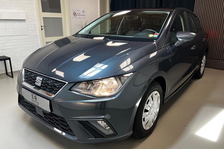 Grå Seat Ibiza fra 2020 set udefra