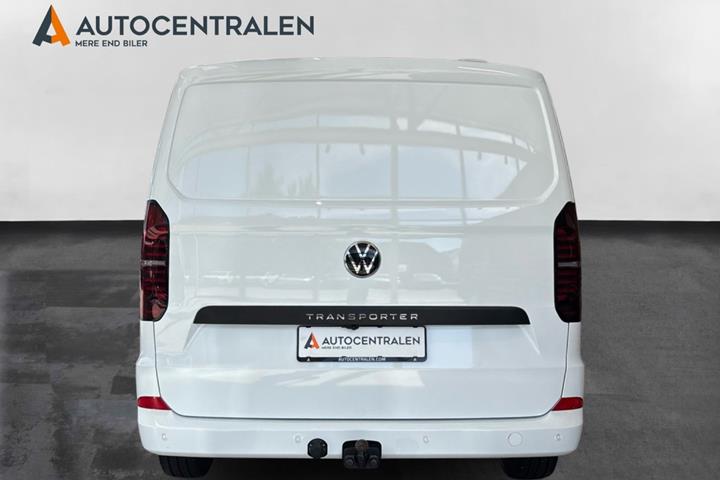 Hvid VW Transporter fra 2025