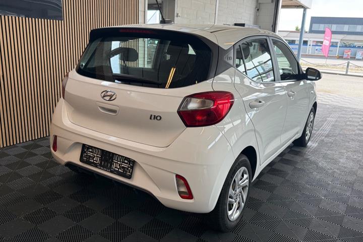 Hvid Hyundai i10 fra 2021