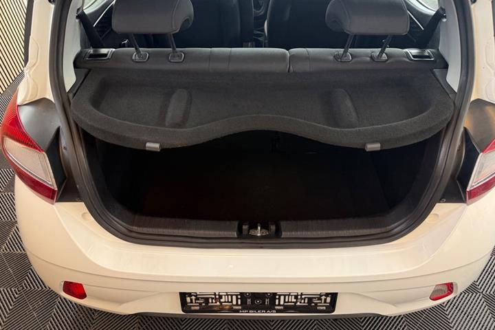 Hvid Hyundai i10 fra 2021