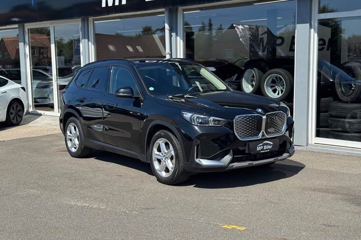 Sort BMW iX1 fra 2024
