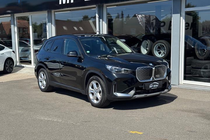 Sort BMW iX1 fra 2024