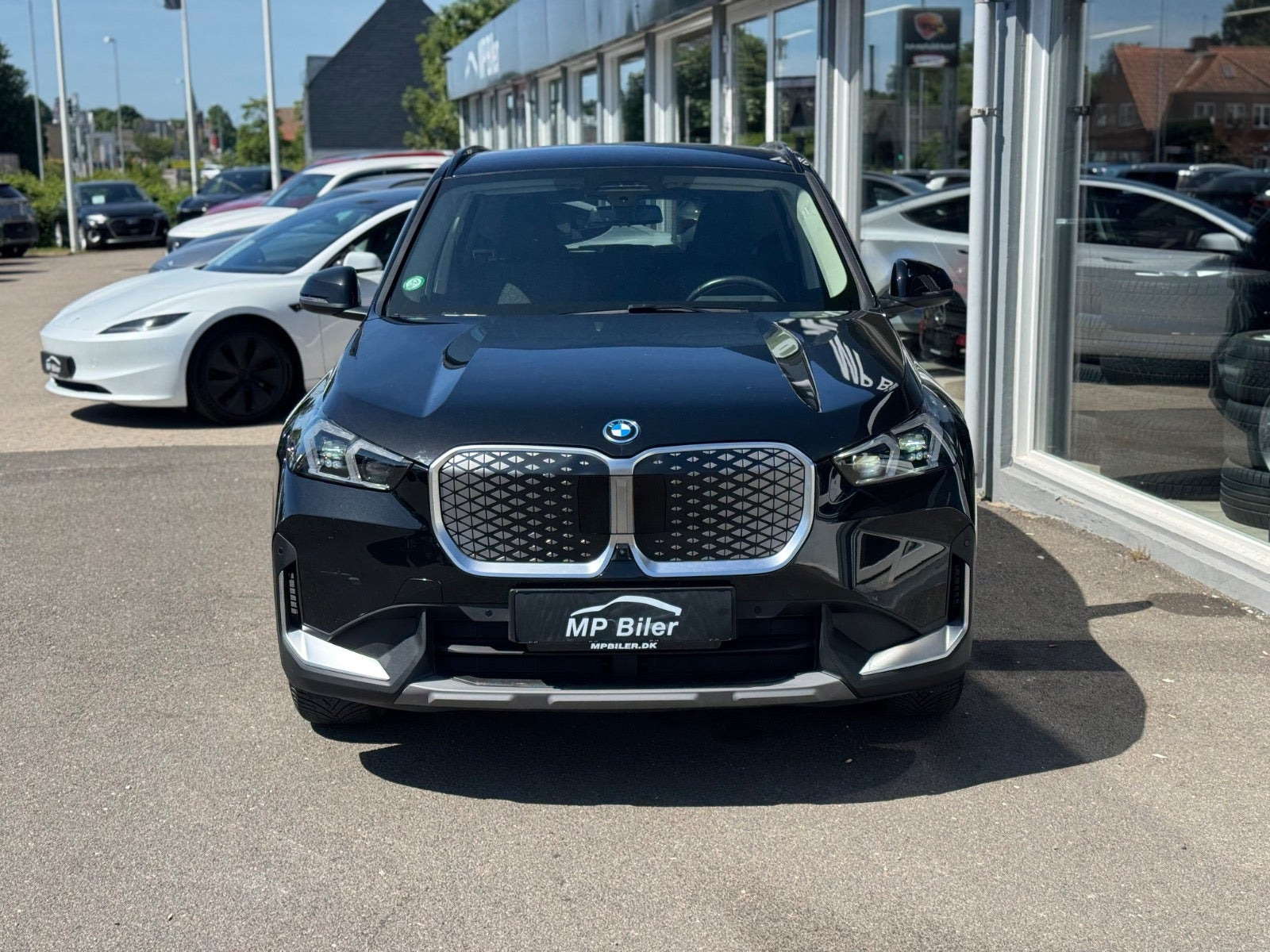 Sort BMW iX1 fra 2024
