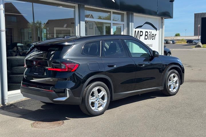 Sort BMW iX1 fra 2024