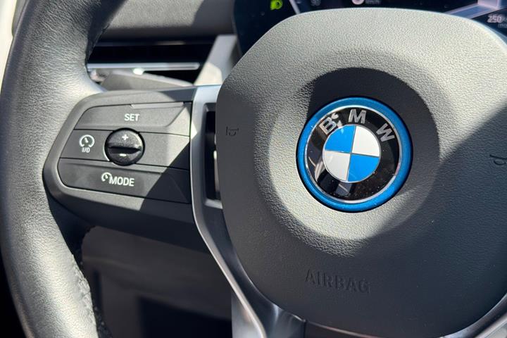 Sort BMW iX1 fra 2024