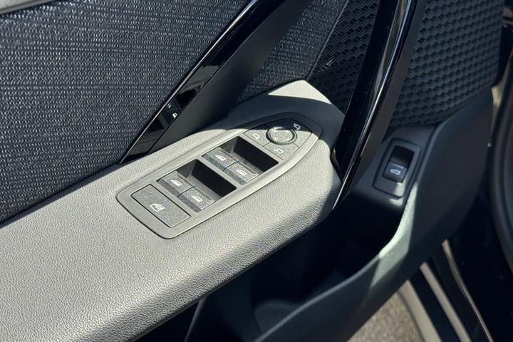 Sort BMW iX1 fra 2024