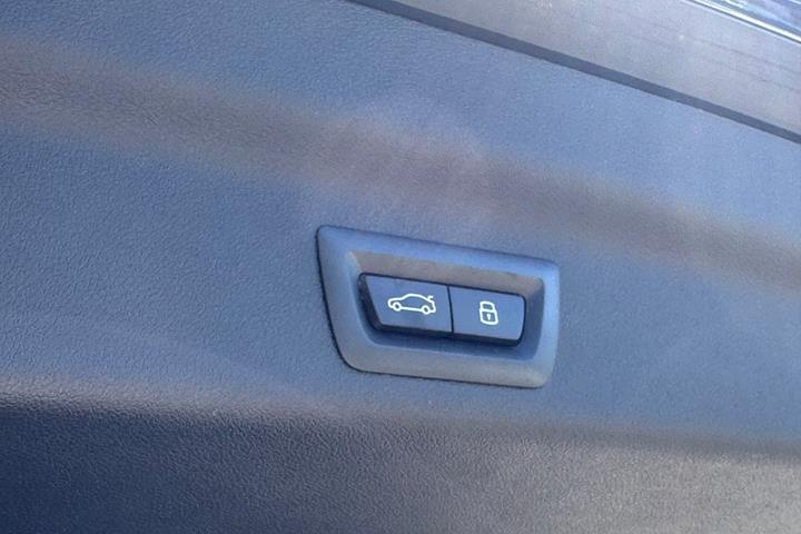 Sort BMW iX1 fra 2024
