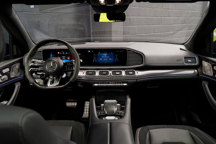 Sort Mercedes GLE53 fra 2024