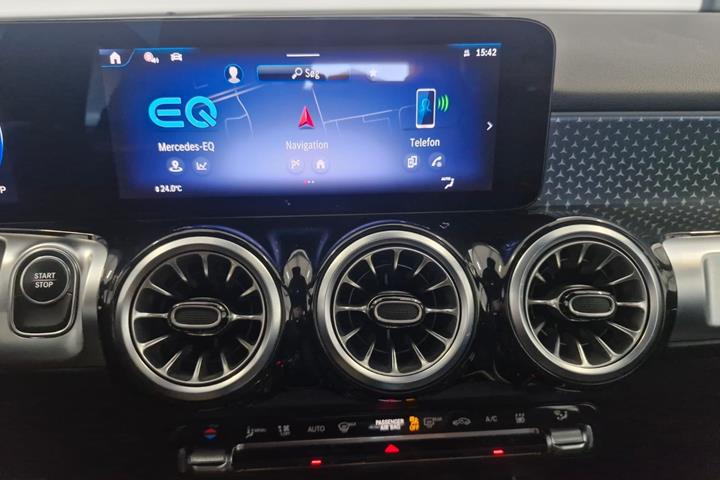 Sort Mercedes EQB250+ fra 2024