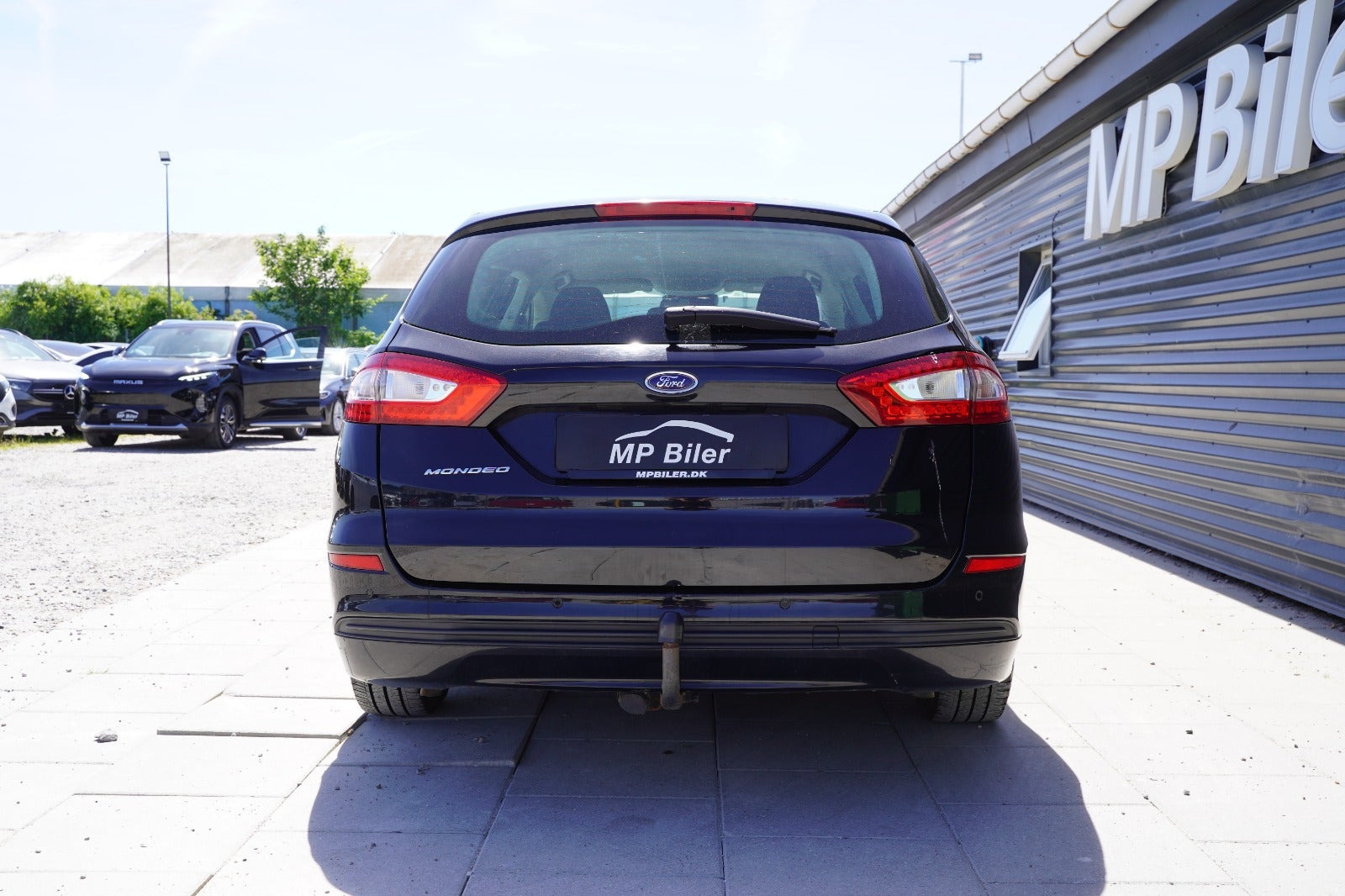 Grå Ford Mondeo fra 2015