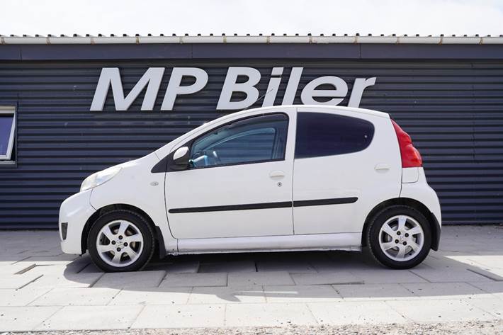 Hvid Peugeot 107 fra 2010