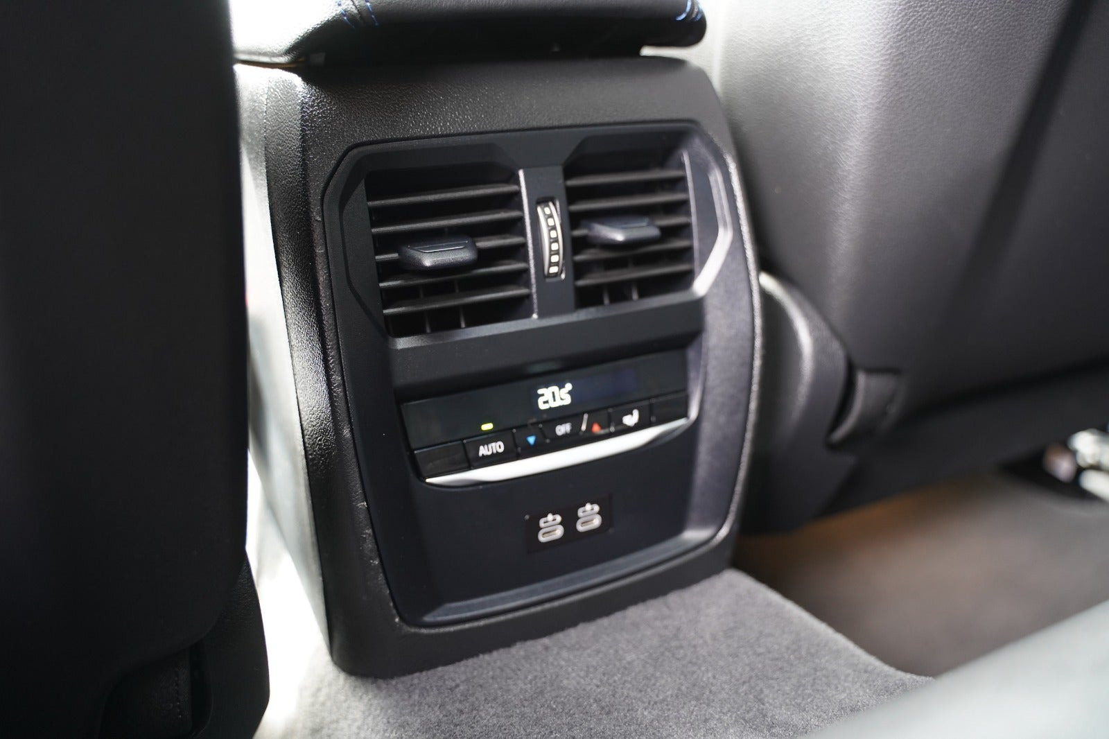 Hvid BMW i4 fra 2024