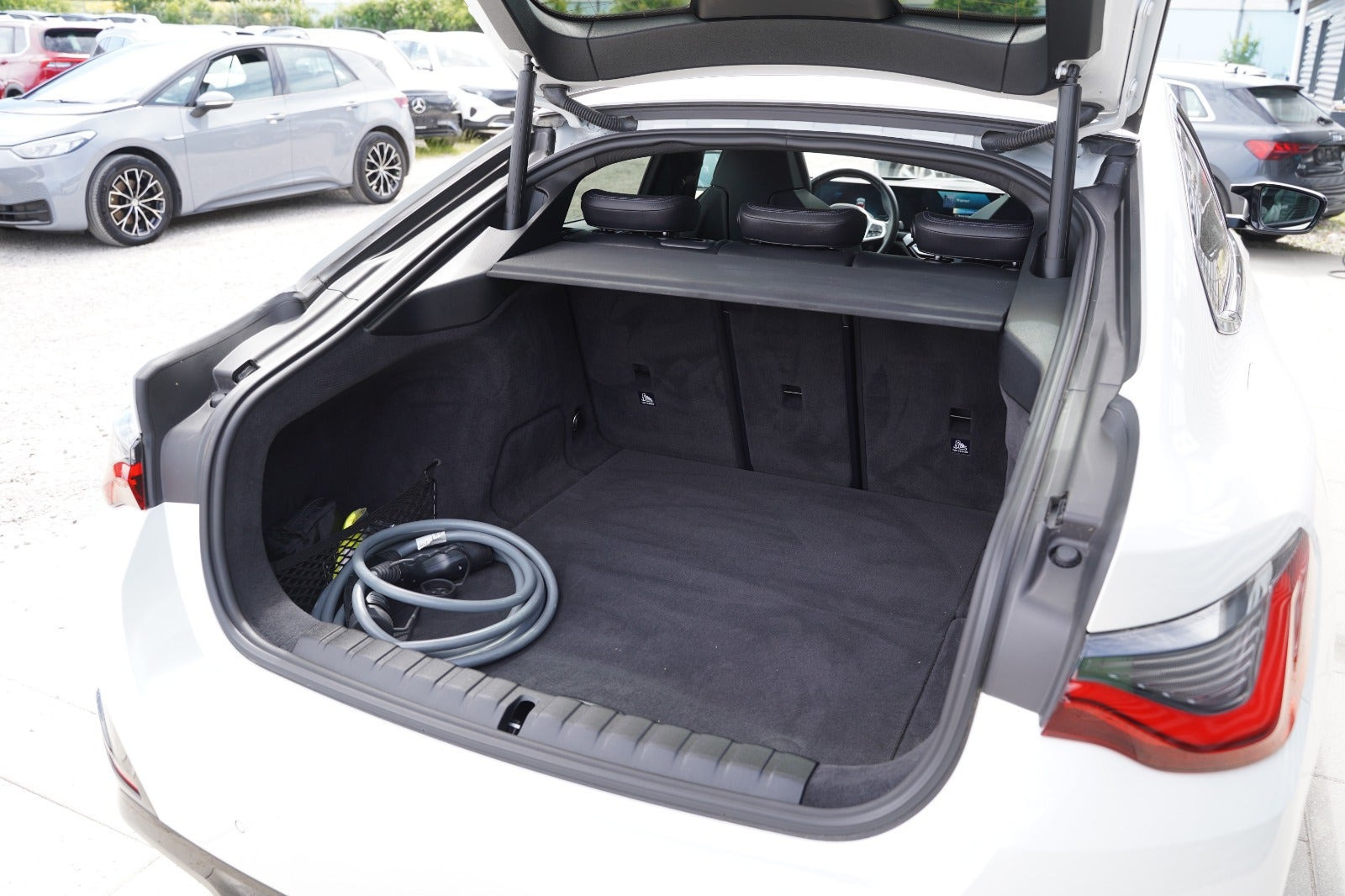 Hvid BMW i4 fra 2024