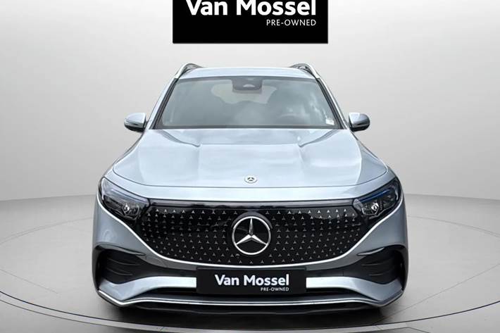 Sølv Mercedes EQB250+ fra 2025