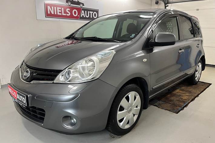 Grå Nissan Note fra 2011