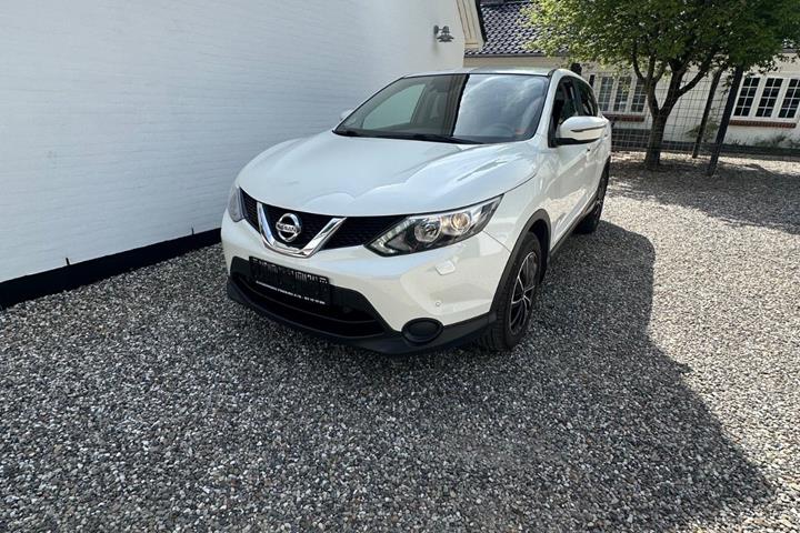 Hvid Nissan Qashqai fra 2014