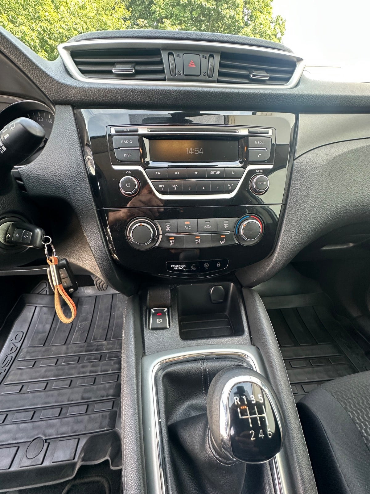 Hvid Nissan Qashqai fra 2014