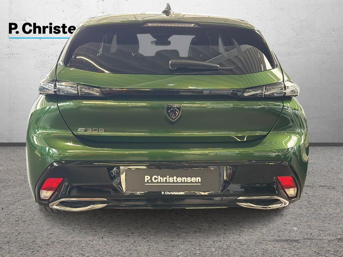 Grøn Peugeot E-308 fra 2023