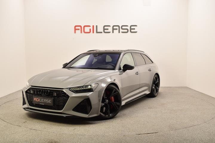 Grå Audi RS6 fra 2020 set udefra