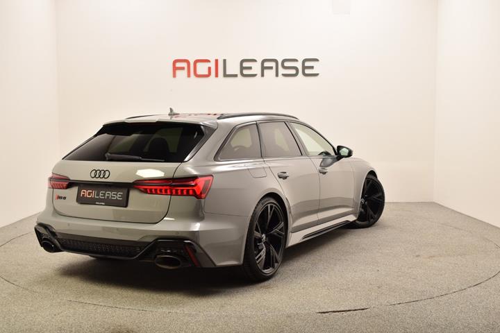 Grå Audi RS6 fra 2020