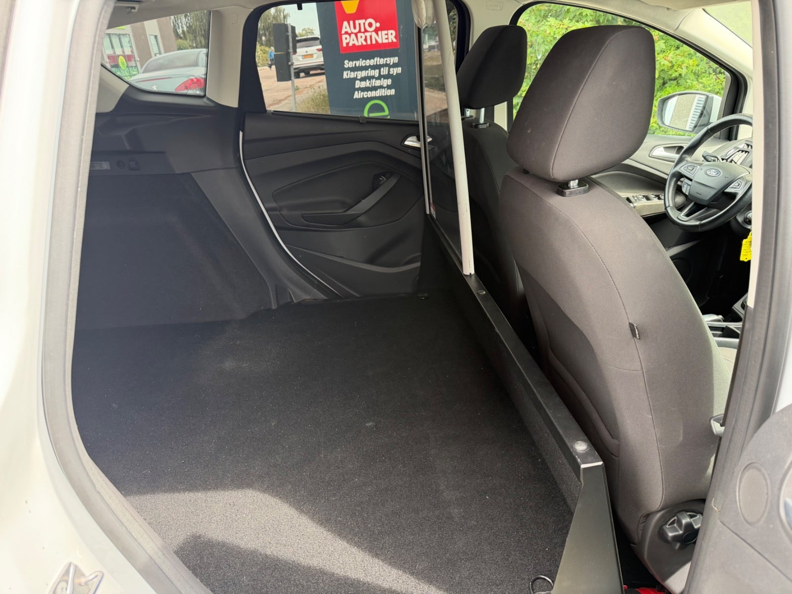 Hvid Ford C-MAX fra 2018