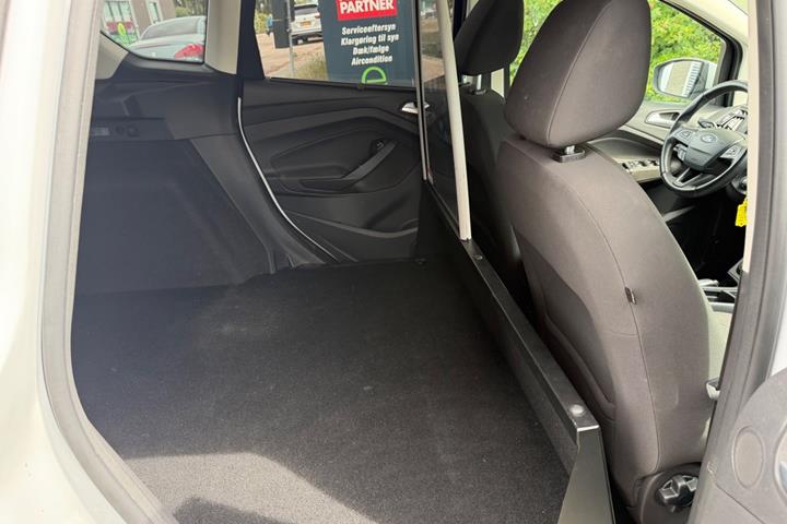 Hvid Ford C-MAX fra 2018
