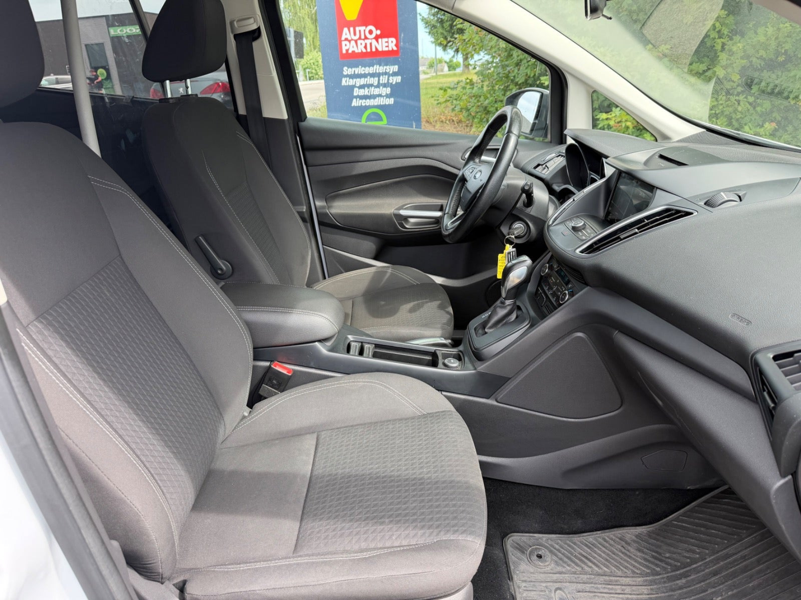 Hvid Ford C-MAX fra 2018