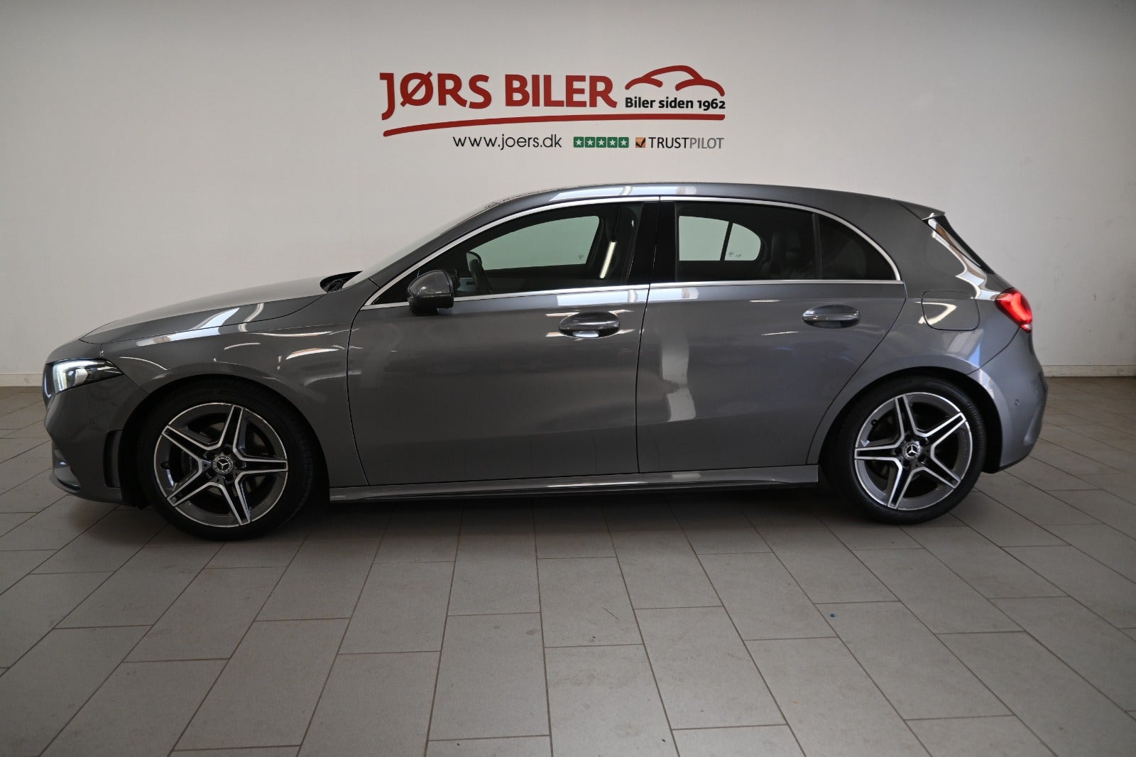 Grå Mercedes A200 fra 2019