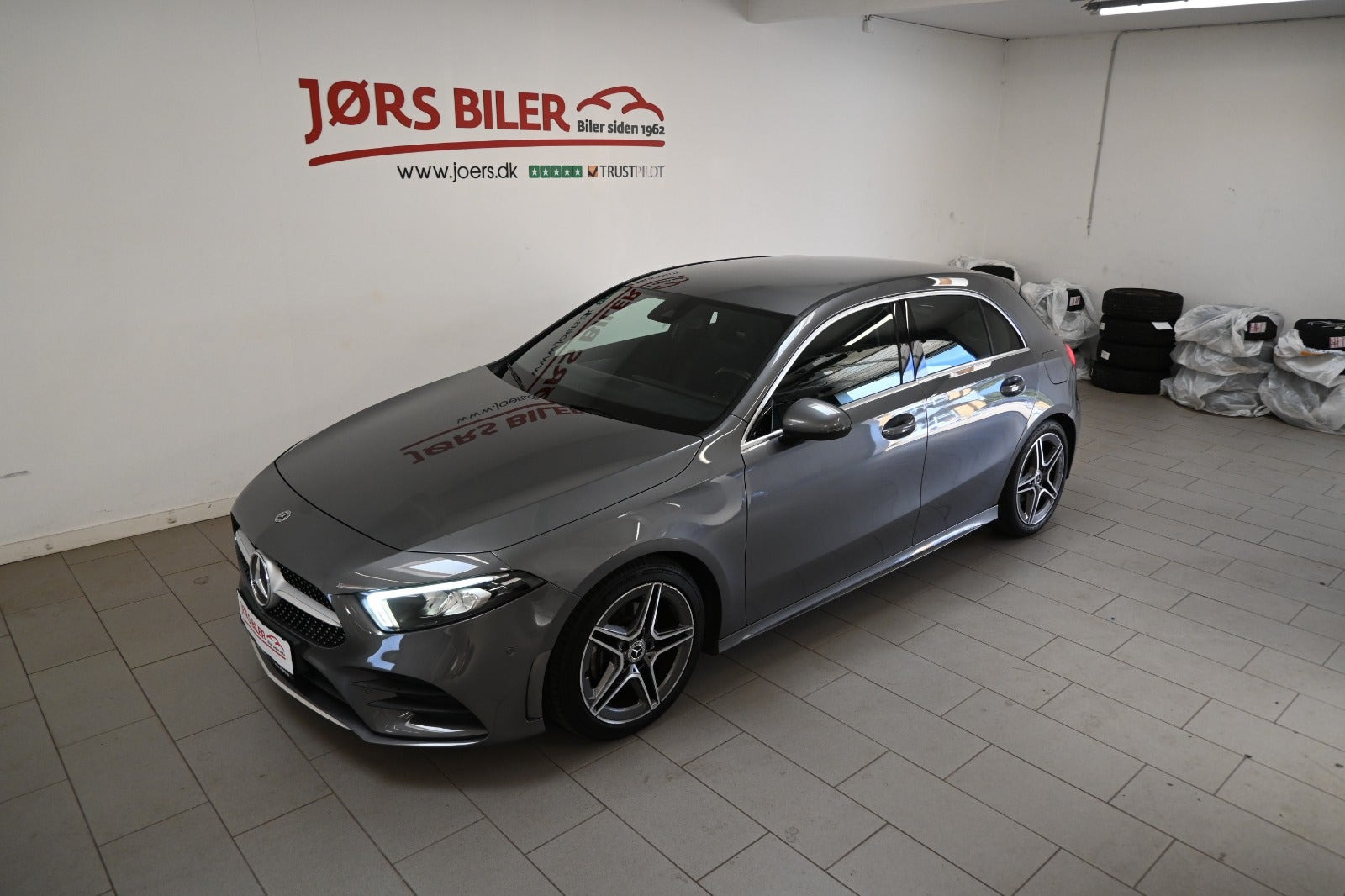 Grå Mercedes A200 fra 2019