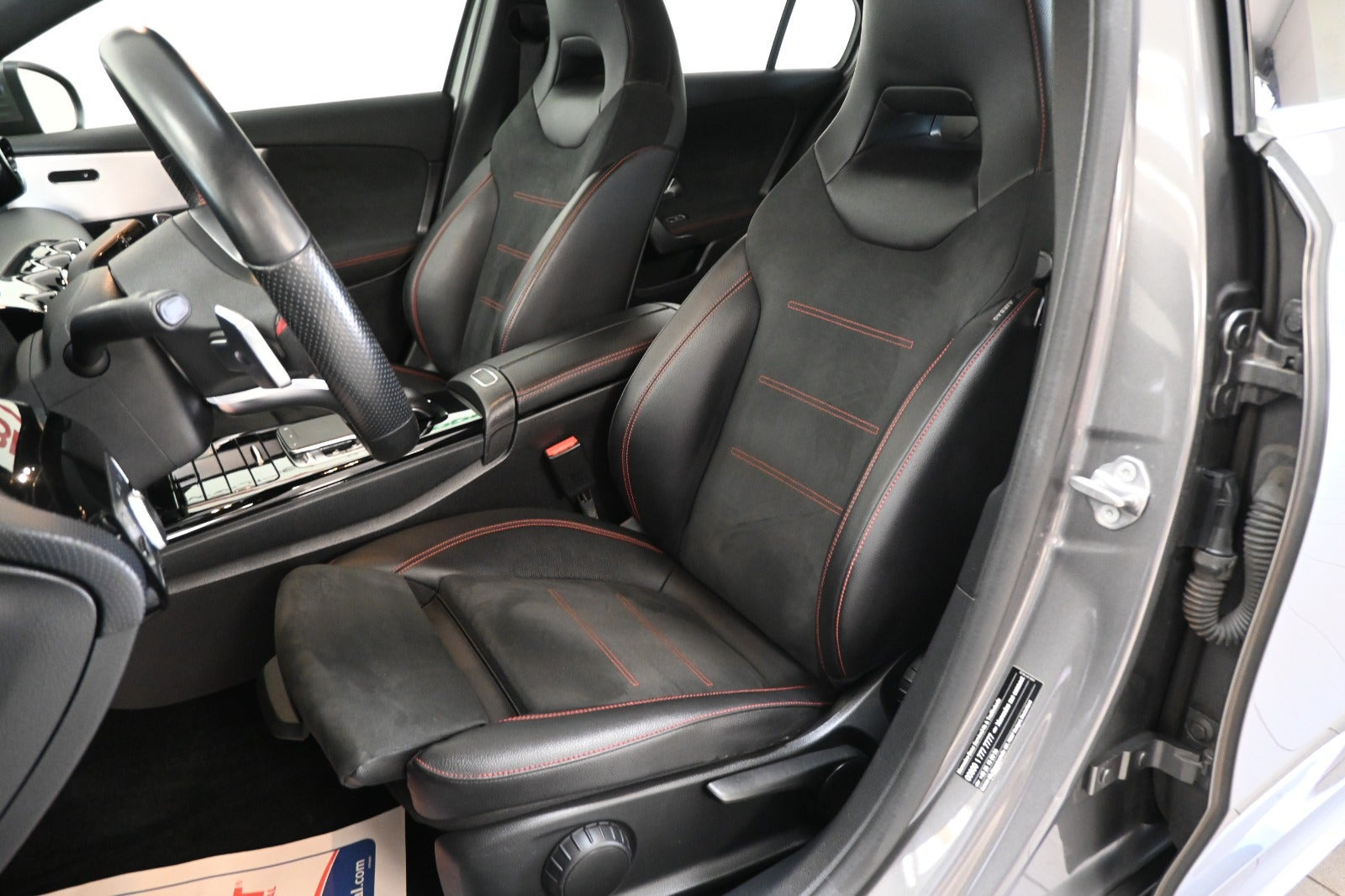 Grå Mercedes A200 fra 2019